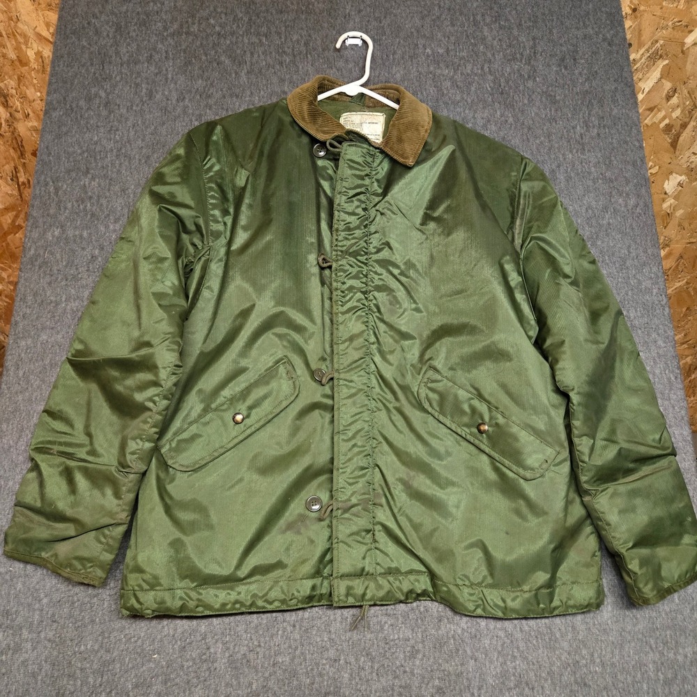 Vintage 1983 Avirex Extreme Cold Weather Jacket Men L Green Impermeable Military